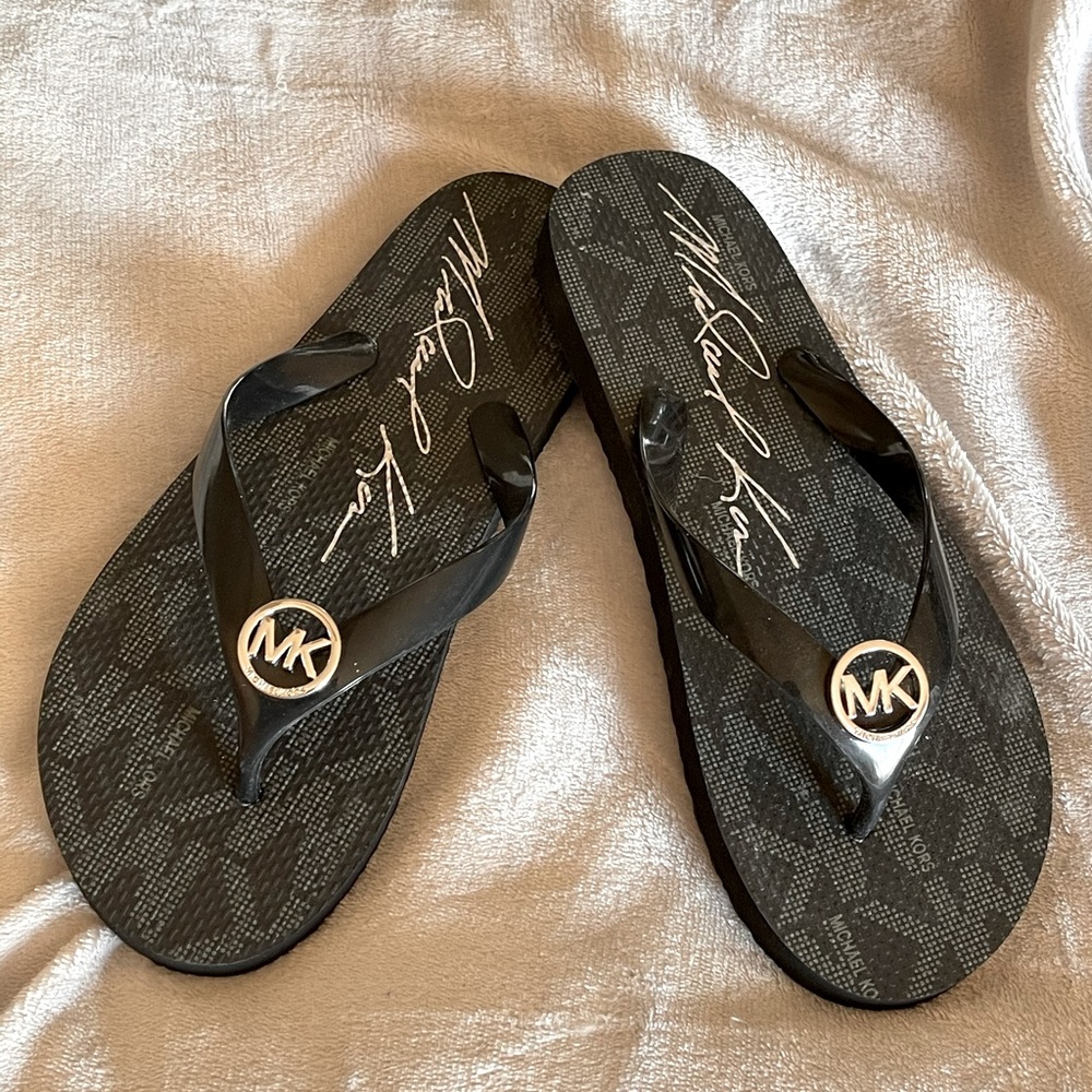 Brand new Michael Kors women’s flip flops